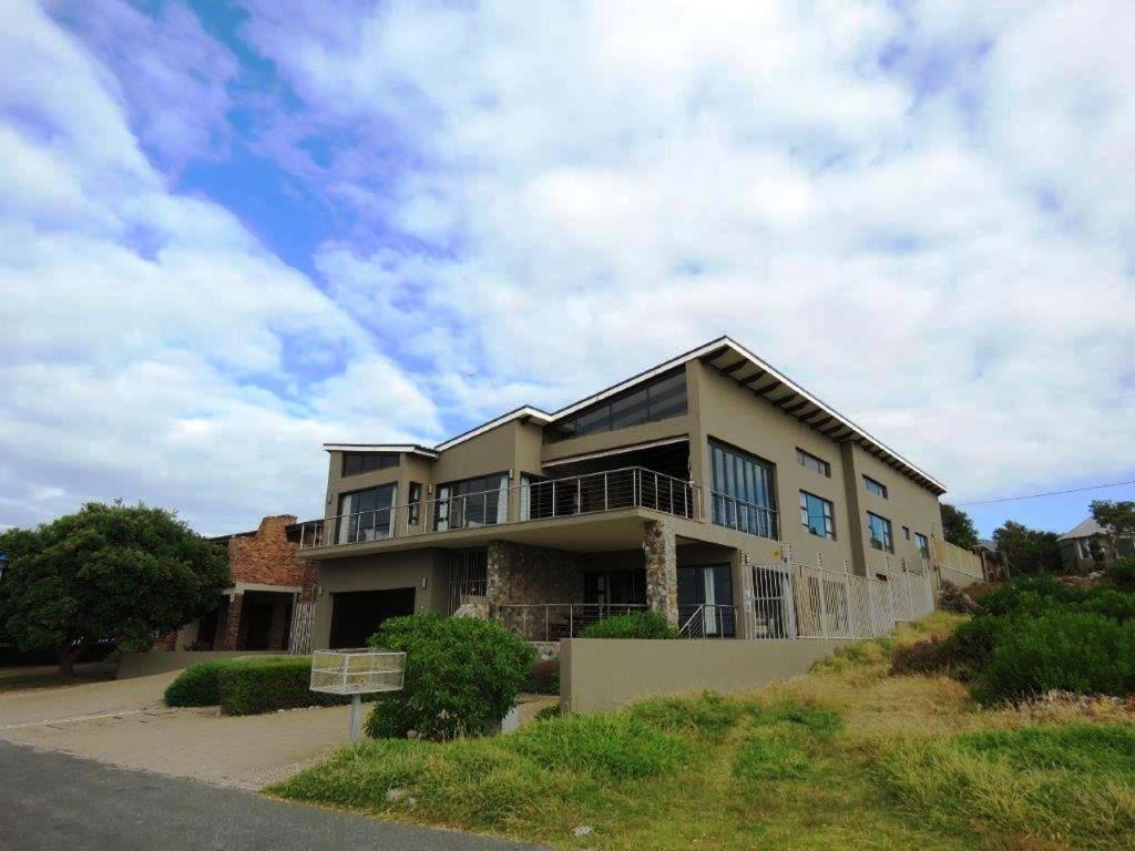 Whalesong Villa Hermanus Exterior photo